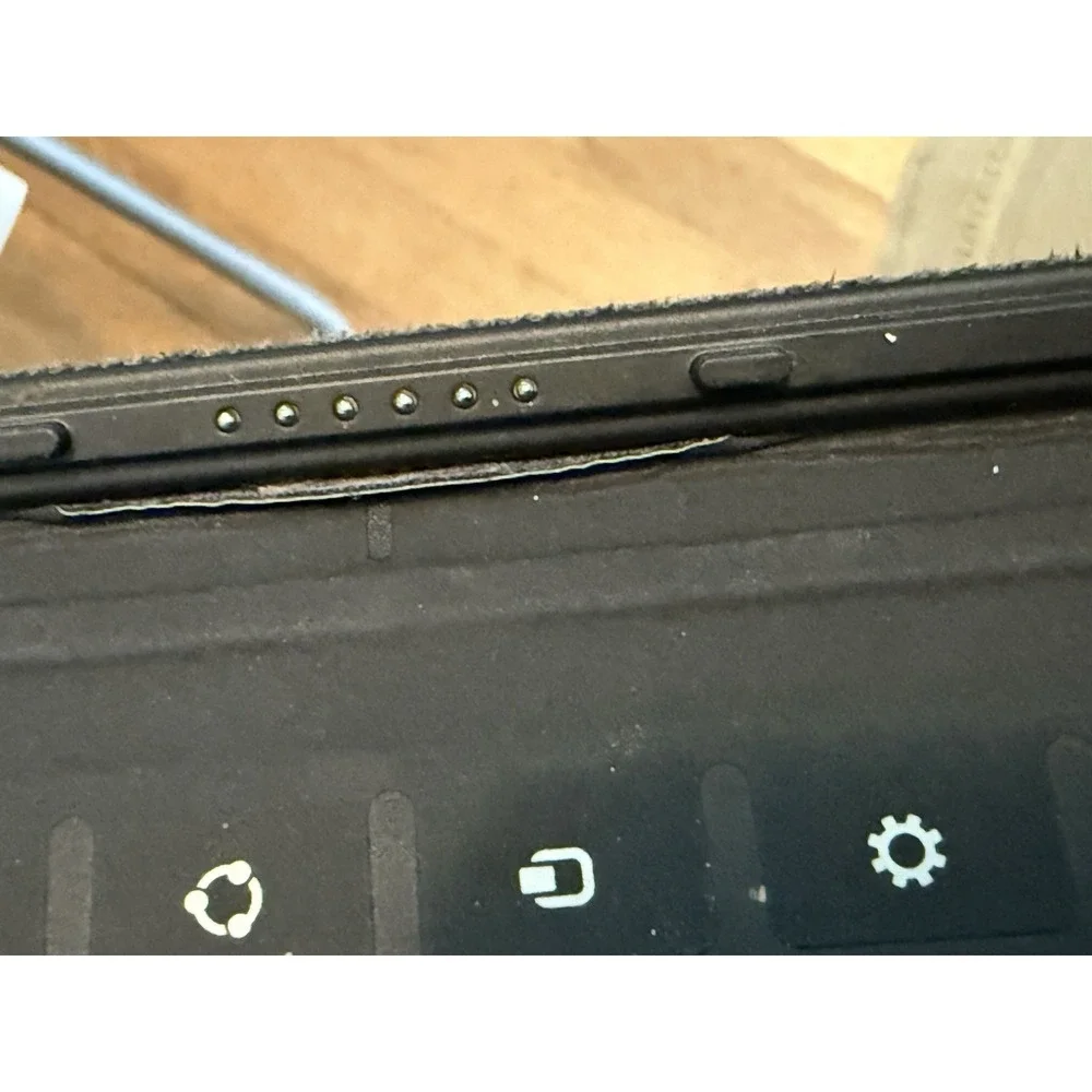 Microsoft Surface RT 1516 32GB ( Parts Not Working No Power‎ Bundle W/keyboard